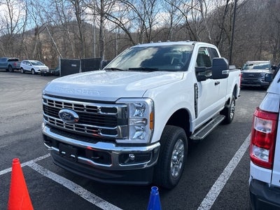 2024 Ford F-350SD XLT 4x4 / 7.3L V8 / 6'9" Bed