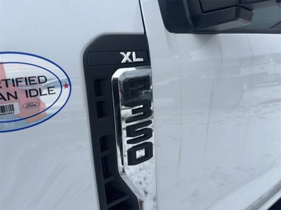 2026 Ford F-350SD XL DRW 4x4 / 6.7L Diesel / 60" CA Chassis