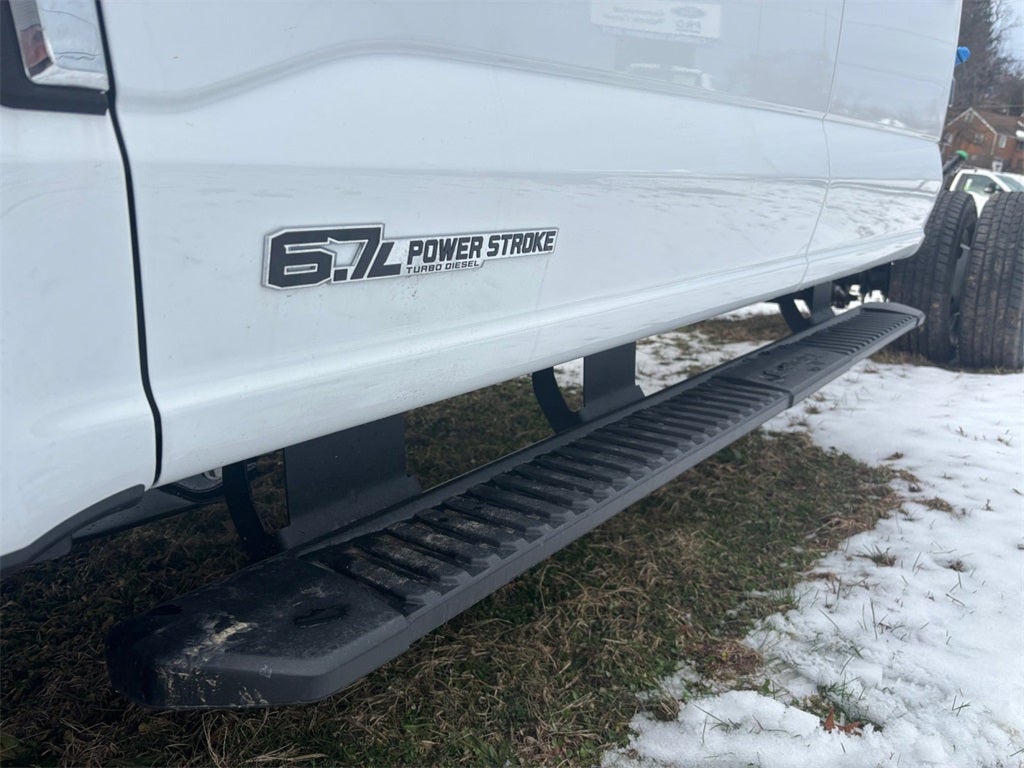 2026 Ford F-350SD XL DRW 4x4 / 6.7L Diesel / 60" CA Chassis