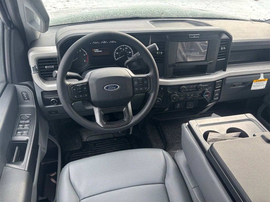 2026 Ford F-350SD XL DRW 4x4 / 6.7L Diesel / 60" CA Chassis