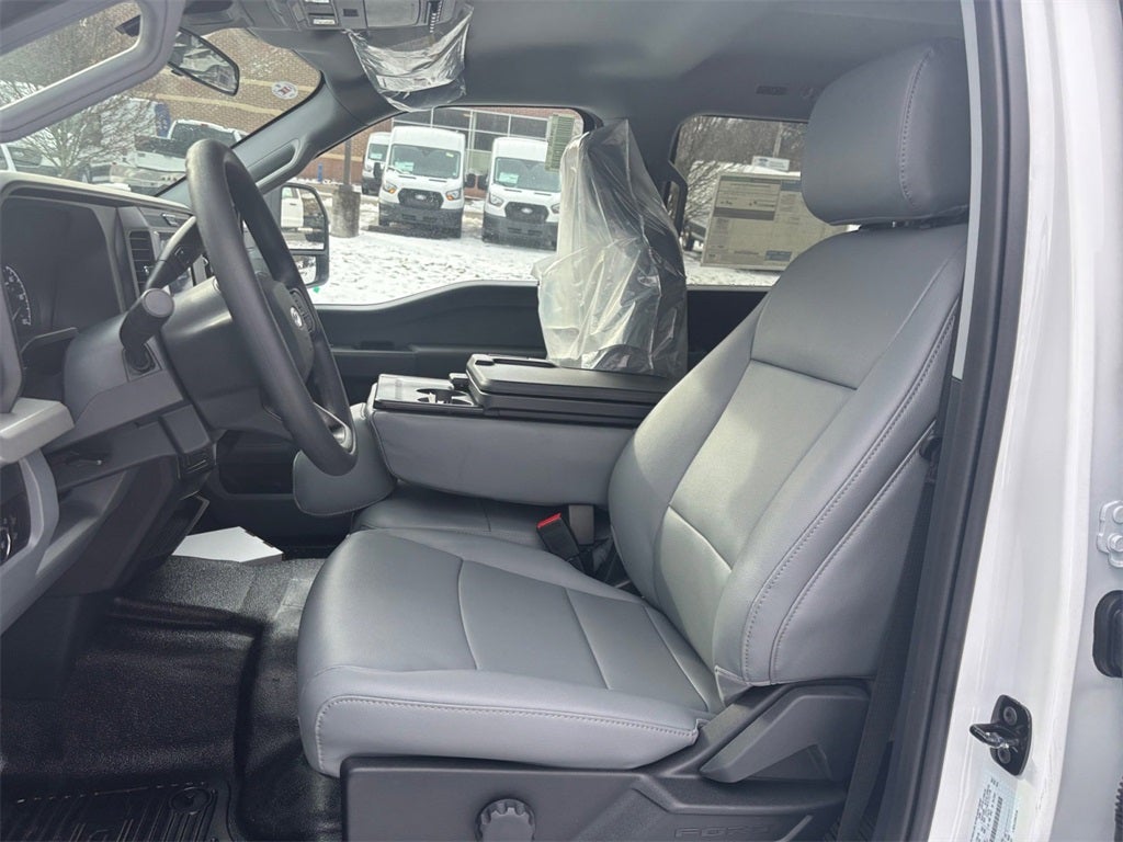 2026 Ford F-350SD XL DRW 4x4 / 6.7L Diesel / 60" CA Chassis