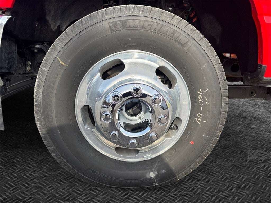 2026 Ford F-350SD XL DRW 4x4 / 6.7L Diesel / 60" CA Chassis @KTS