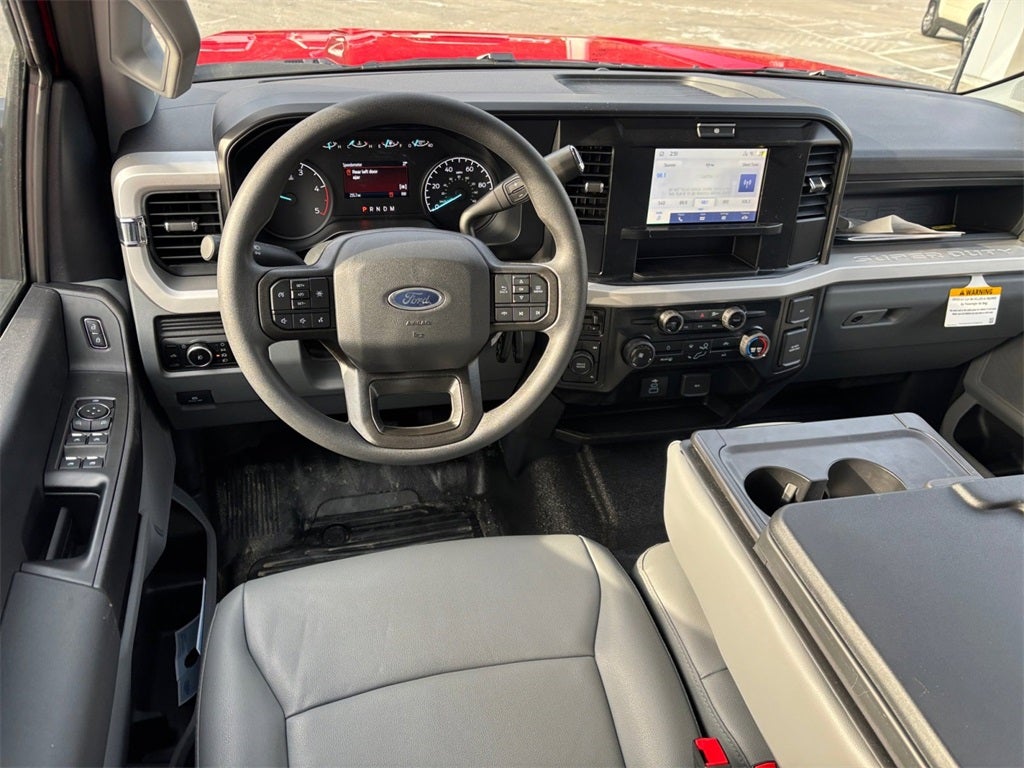 2026 Ford F-350SD XL DRW 4x4 / 6.7L Diesel / 60" CA Chassis @KTS