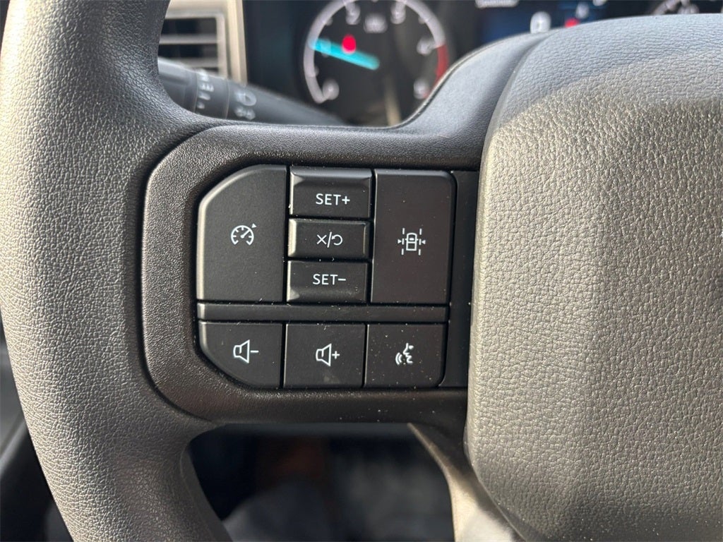 2026 Ford F-350SD XL DRW 4x4 / 6.7L Diesel / 60" CA Chassis @KTS