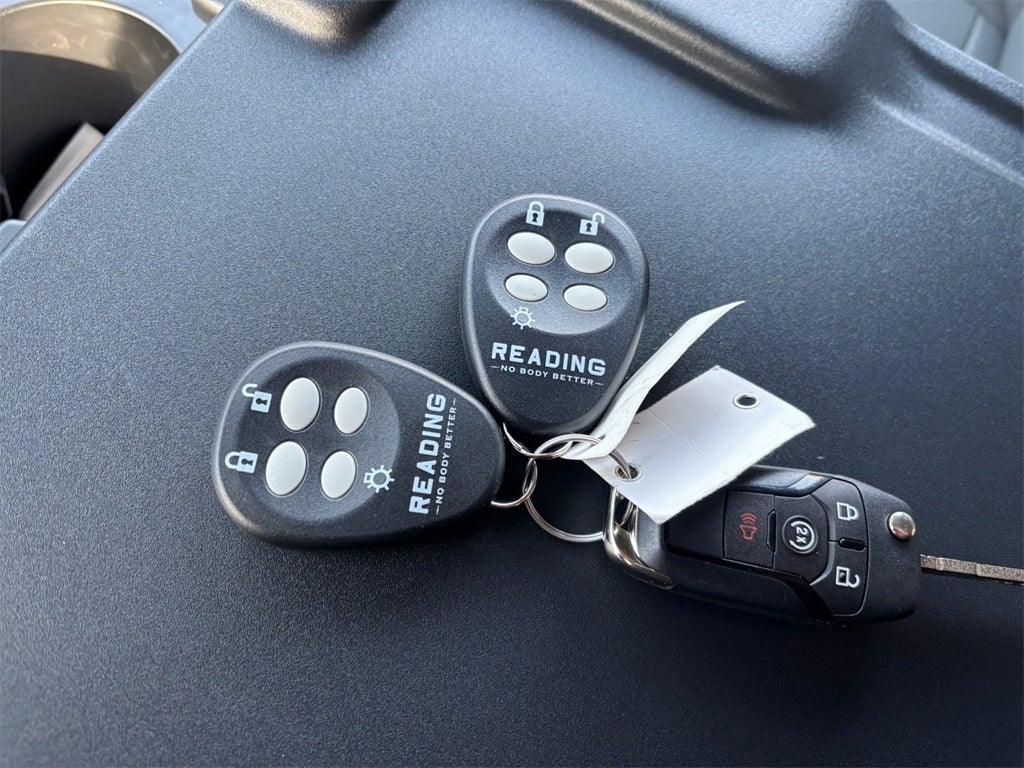 2026 Ford F-350SD XL DRW 4x4 / 6.7L Diesel / 9' Aluminum Service Body