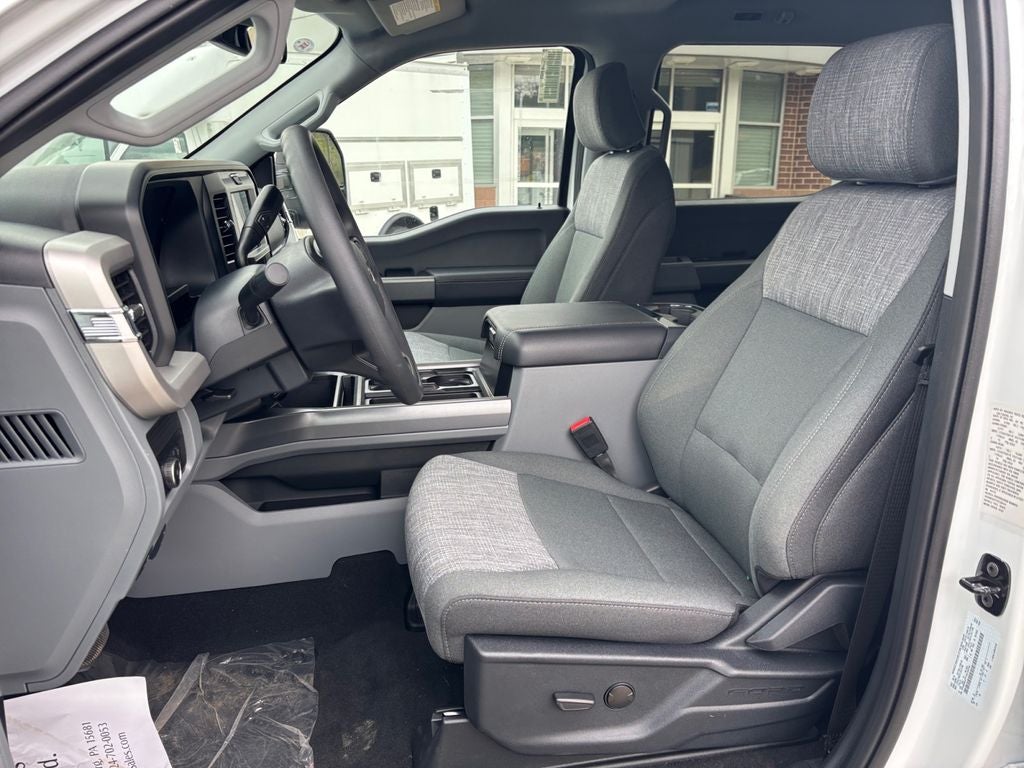 2026 Ford F-350SD XLT DRW 4x4 / 6.7L Diesel / 9' Service Body