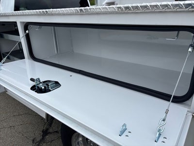 2026 Ford F-350SD XLT DRW 4x4 / 6.7L Diesel / 9' Service Body