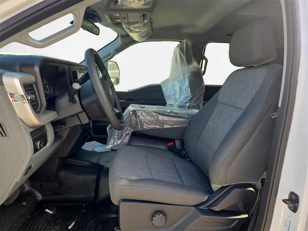 2026 Ford F-350SD XL DRW 4x4 / 6.7L Diesel / 60" CA Chassis