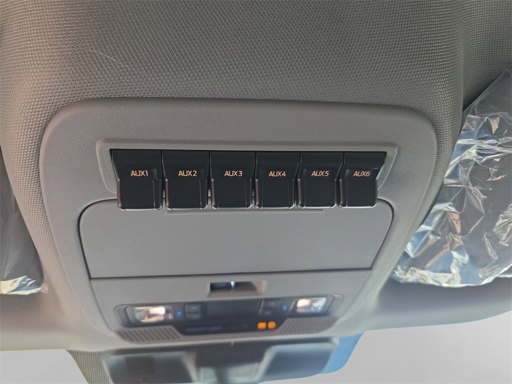 2026 Ford F-350SD XL DRW 4x4 / 6.7L Diesel / 60" CA Chassis