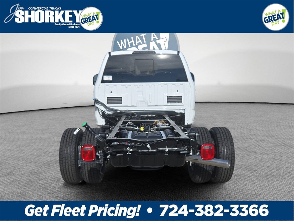 2026 Ford F-350SD XL DRW 4x4 / 6.7L Diesel / 60" CA Chassis