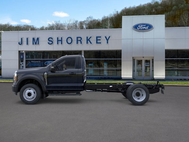 2026 Ford F-600SD XL DRW 4x2 / 7.3L V8 / 84" CA Chassis