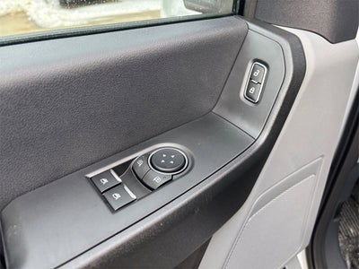 2026 Ford F-600SD XL DRW 4x2 / 7.3L V8 / 120" CA Chassis