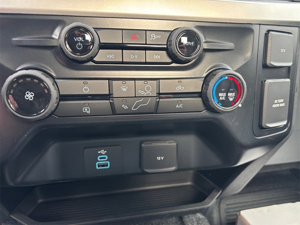 2026 Ford F-600SD XL DRW 4x2 / 7.3L V8 / 120" CA Chassis