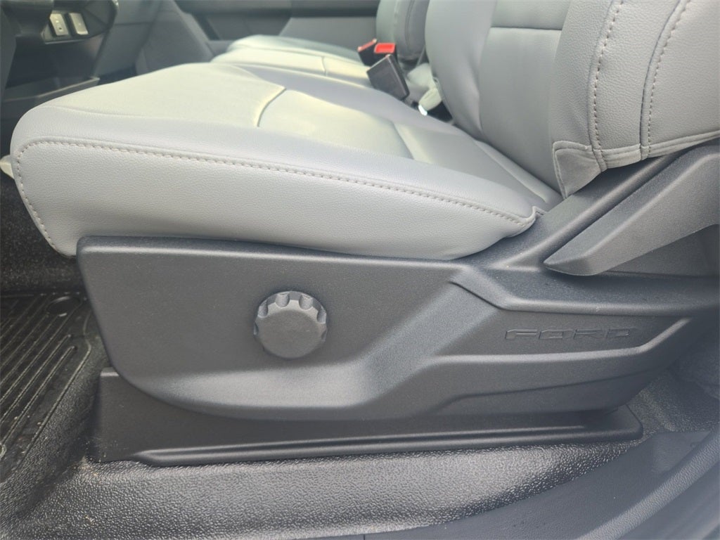 2026 Ford F-600SD XL DRW 4x4 / 6.7L Diesel / 60" CA Chassis