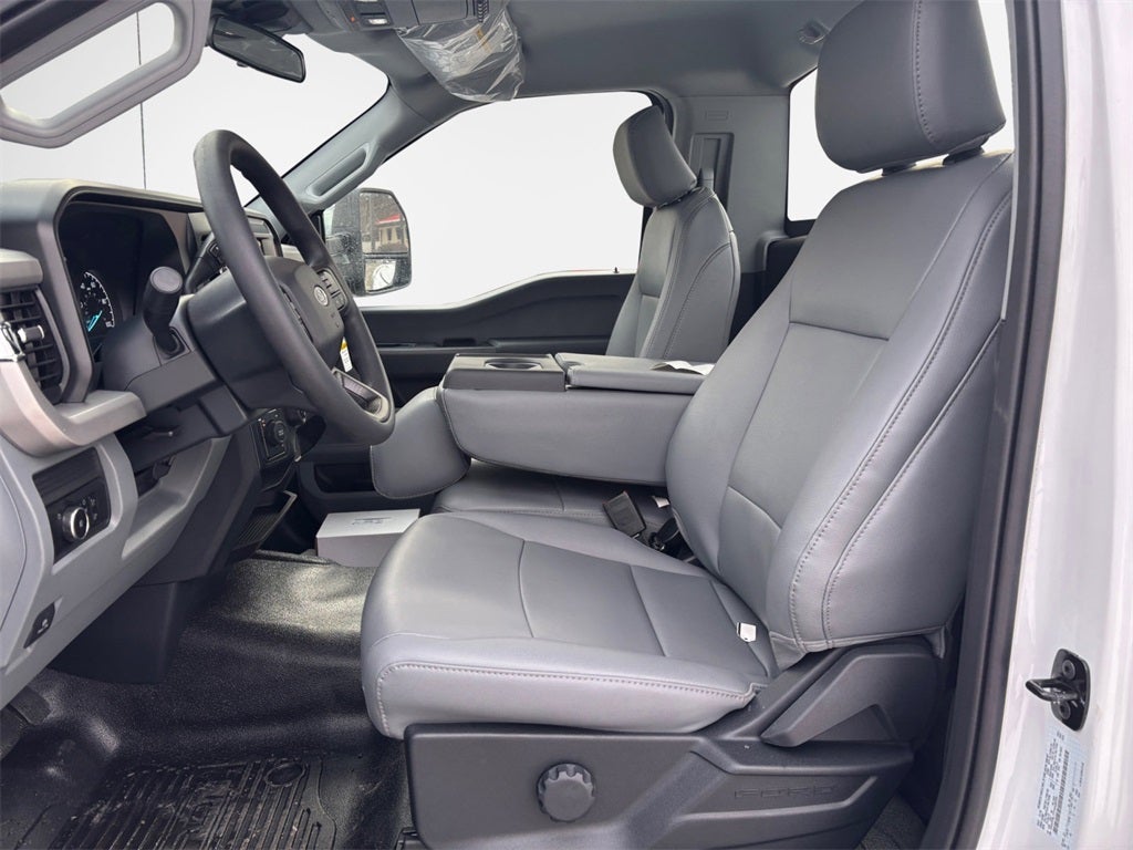 2026 Ford F-600SD XL DRW 4x4 / 6.7L Diesel / 60" CA Chassis