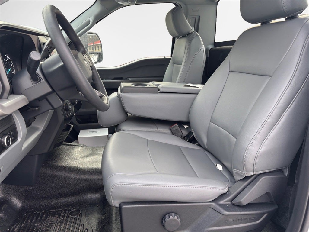 2026 Ford F-600SD XL DRW 4x4 / 6.7L Diesel / 60" CA Chassis