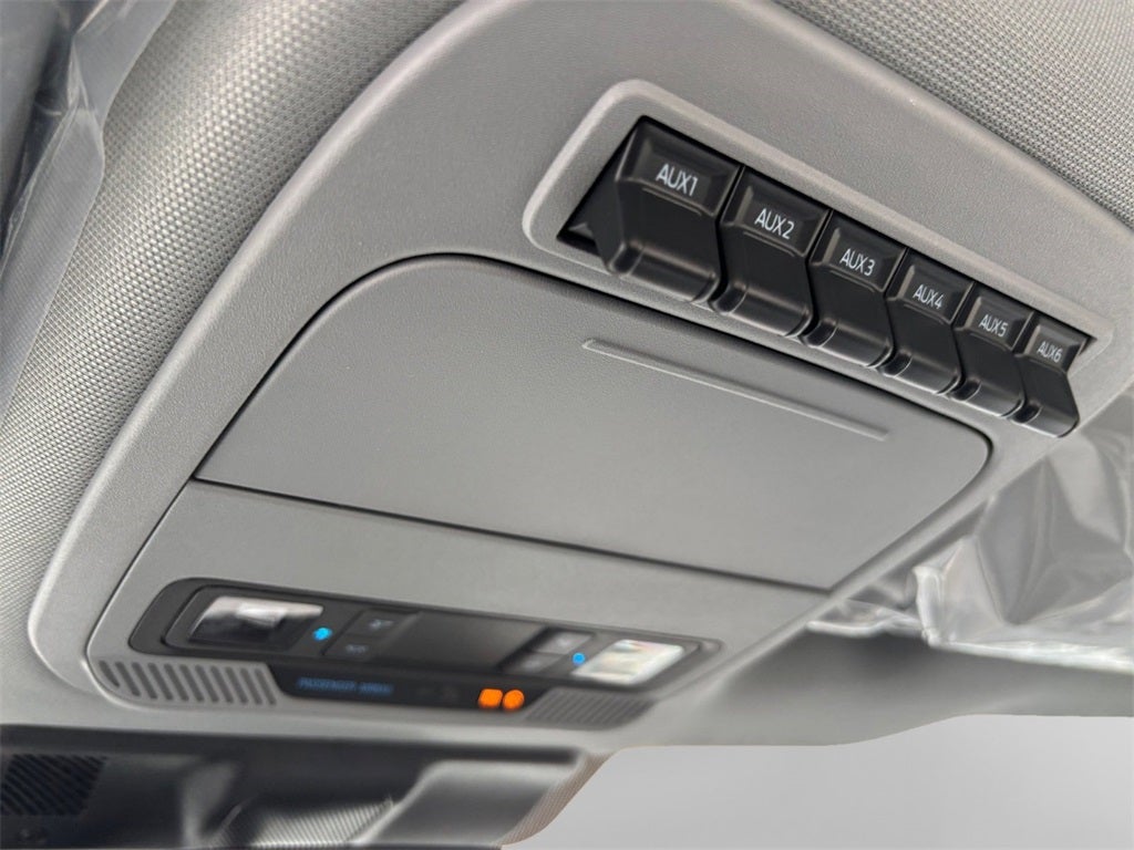 2026 Ford F-600SD XL DRW 4x4 / 6.7L Diesel / 60" CA Chassis