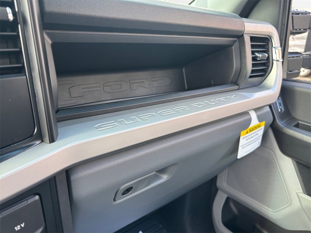 2026 Ford F-600SD XL DRW 4x4 / 6.7L Diesel / 84" CA Chassis