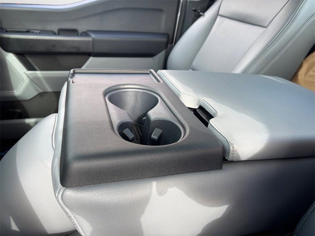 2026 Ford F-600SD XL DRW 4x4 / 6.7L Diesel / 84" CA Chassis