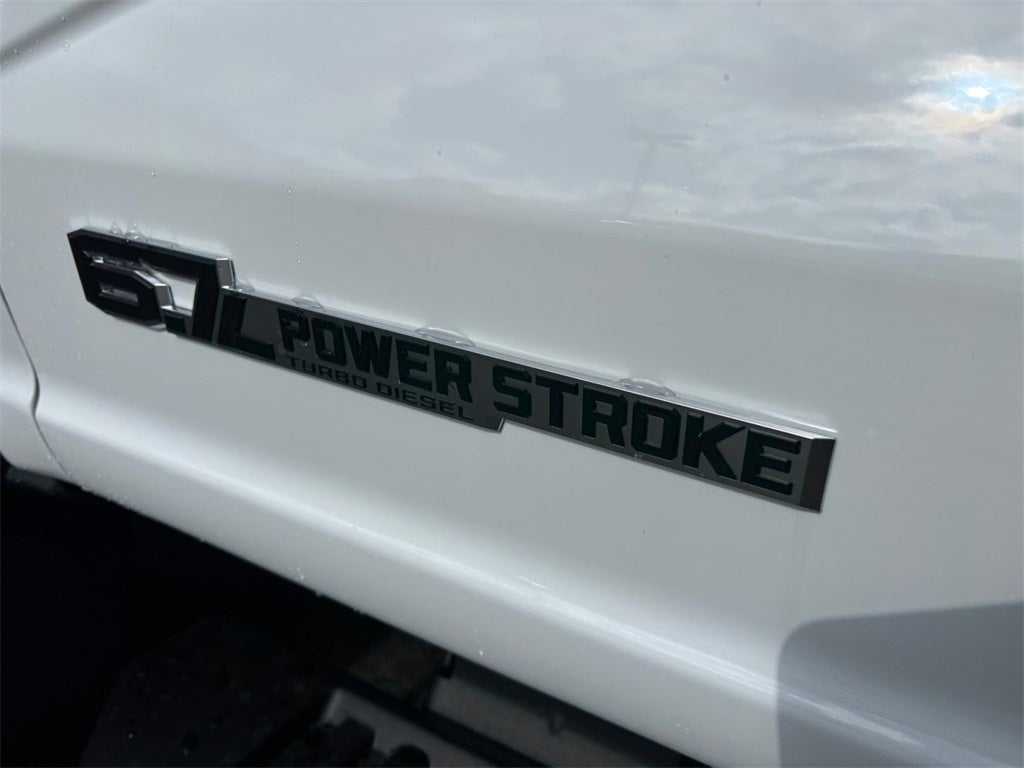 2026 Ford F-600SD XL DRW 4x4 / 6.7L Diesel / 84" CA Chassis