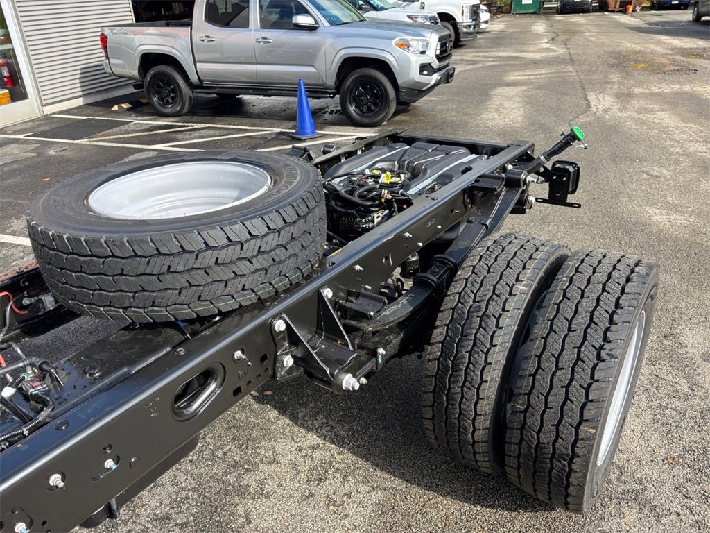 2026 Ford F-600SD XL DRW 4x4 / 6.7L Diesel / 84" CA Chassis