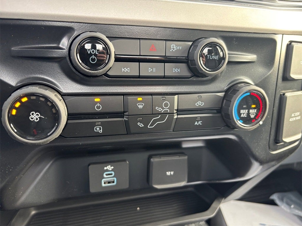 2026 Ford F-600SD XL DRW 4x4 / 6.7L Diesel / 60" CA Chassis