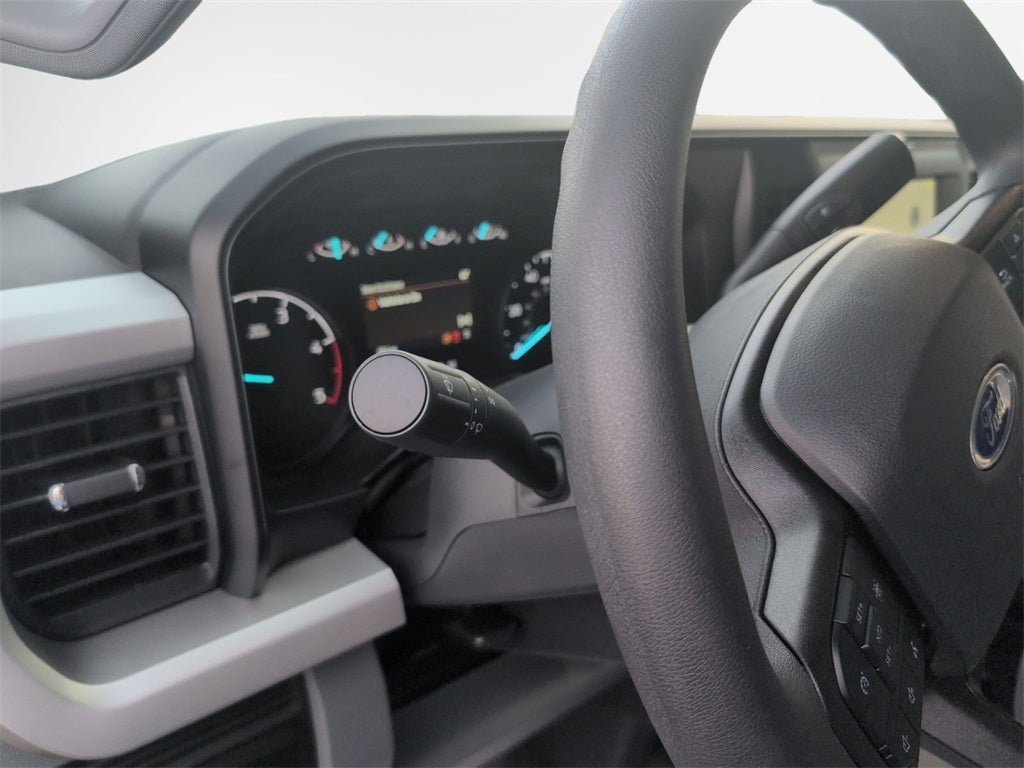 2026 Ford F-600SD XL DRW 4x4 / 6.7L Diesel / 11' Switch-N-Go