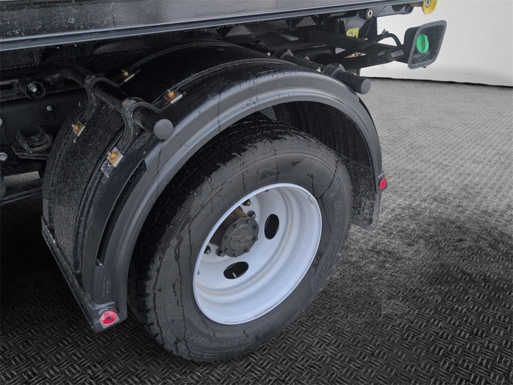 2026 Ford F-600SD XL DRW 4x4 / 6.7L Diesel / 11' Switch-N-Go