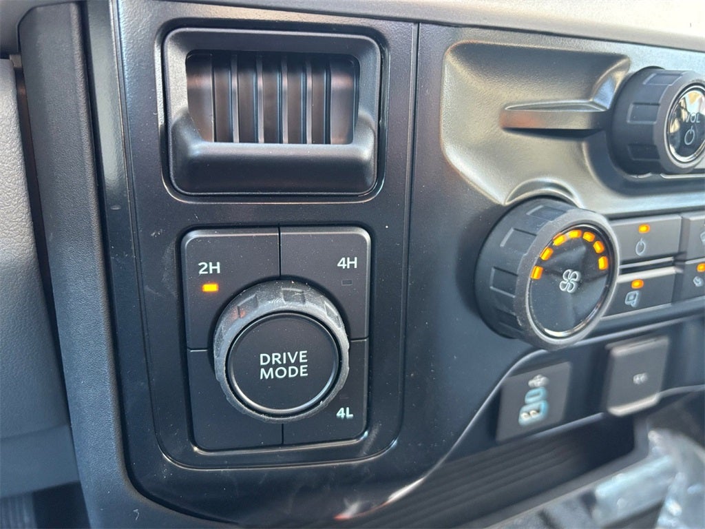 2025 Ford F-600SD XL DRW 4x4 / 6.7L Diesel / 9'7" Steel Dump