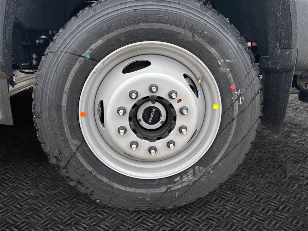 2026 Ford F-600SD XL DRW 4x4 / 6.7L Diesel / 60" CA Chassis