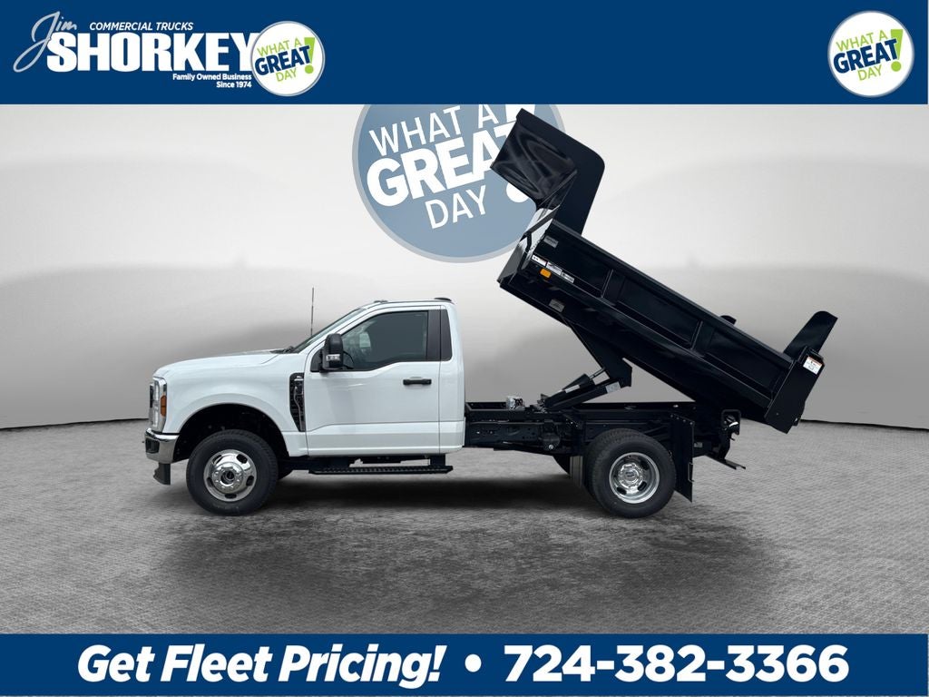 2026 Ford F-350SD XL DRW 4x4 / 7.3L V8 / 9'7" Steel Dump