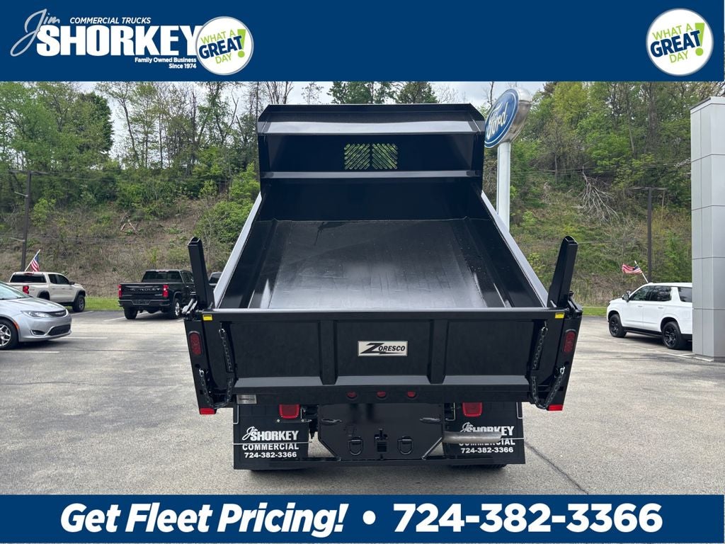 2026 Ford F-350SD XL DRW 4x4 / 7.3L V8 / 9'7" Steel Dump