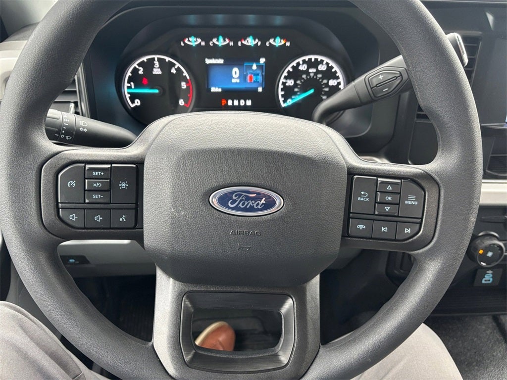 2025 Ford F-350SD XL DRW 4x4 / 7.3L V8 / 9' Aluminum Dropside Dump