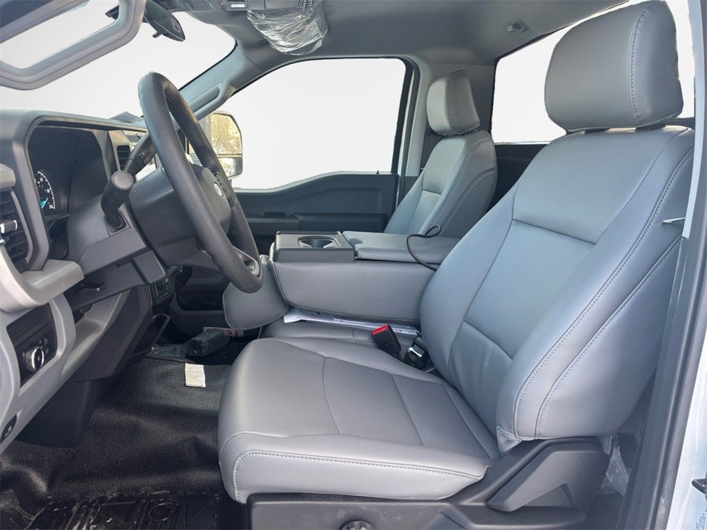 2026 Ford F-350SD XL DRW 4x4 / 7.3L V8 / 9'7" Steel Dump