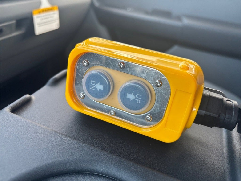 2026 Ford F-350SD XL DRW 4x4 / 7.3L V8 / 9'7" Steel Dump