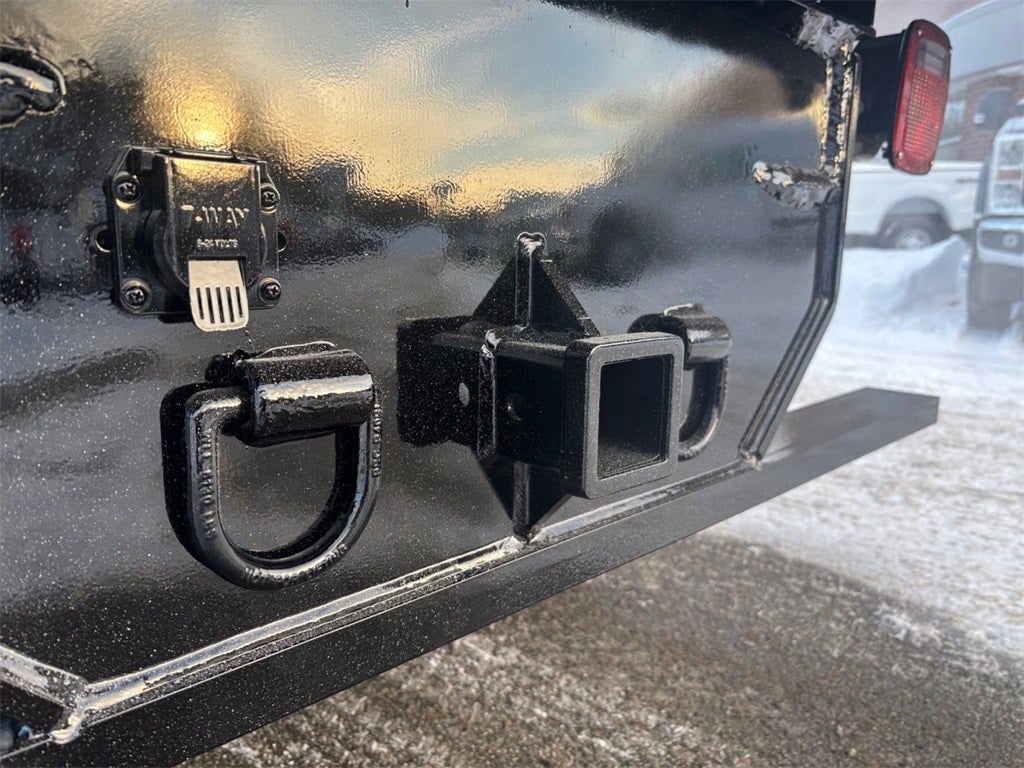 2026 Ford F-350SD XL DRW 4x4 / 7.3L V8 / 9'7" Steel Dump