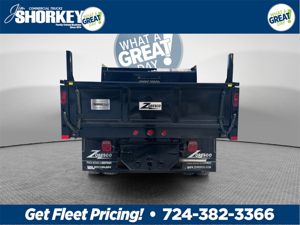 2026 Ford F-350SD XL DRW 4x4 / 7.3L V8 / 9'7" Steel Dump