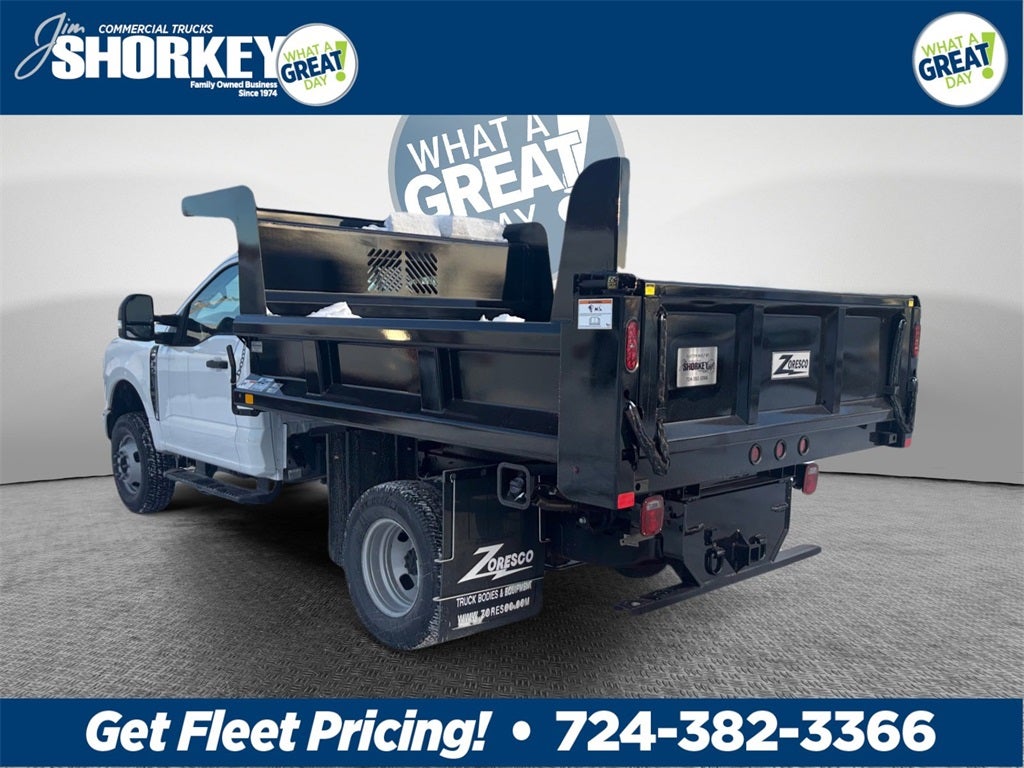 2026 Ford F-350SD XL DRW 4x4 / 7.3L V8 / 9'7" Steel Dump