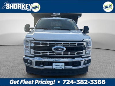 2026 Ford F-350SD XL DRW 4x4 / 7.3L V8 / 9'7" Steel Dump