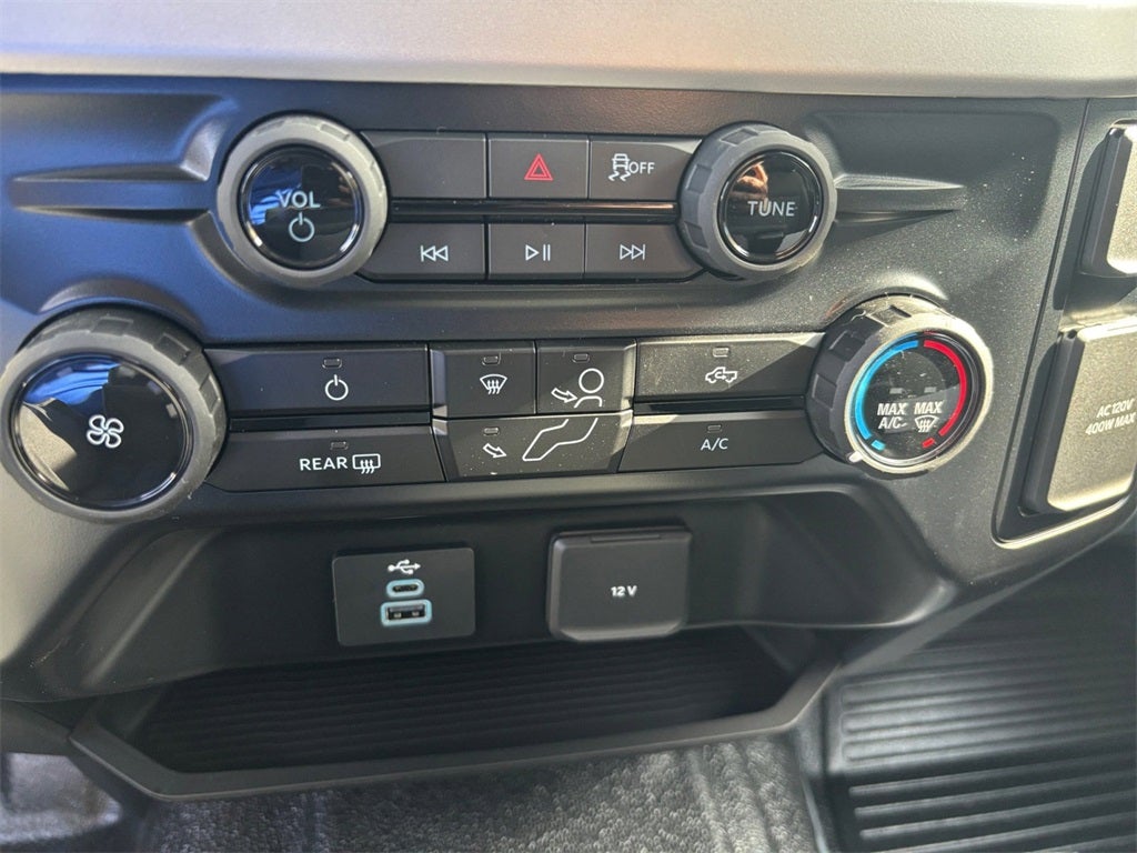 2026 Ford F-550SD XL DRW 4x4 / 6.7L Diesel / 11' Service Body