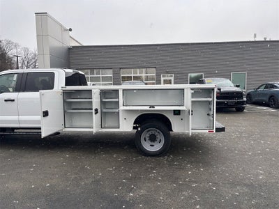 2026 Ford F-550SD XL DRW 4x4 / 6.7L Diesel / 11' Service Body