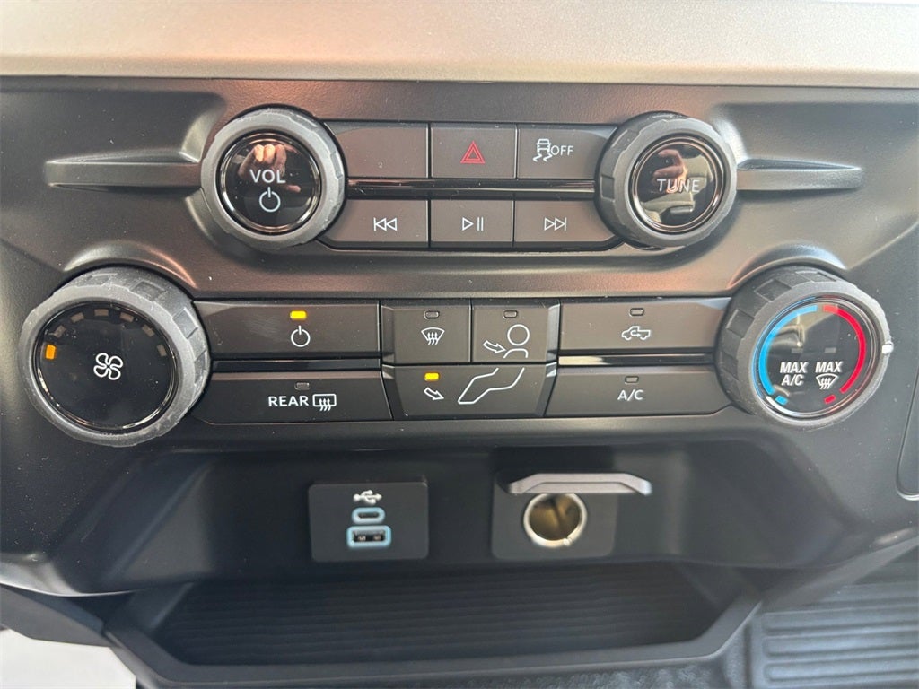 2026 Ford F-550SD XL DRW 4x4 / 6.7L Diesel / 11'4" Steel Flatbed