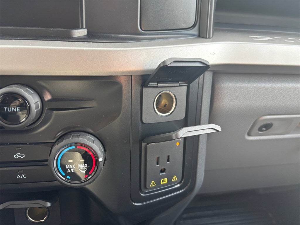 2026 Ford F-550SD XL DRW 4x4 / 6.7L Diesel / 11'4" Steel Flatbed