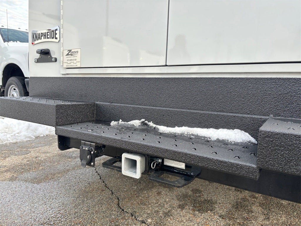 2026 Ford E-350SD Base Cutaway SRW / 7.3L V8 / 10'9" KUV