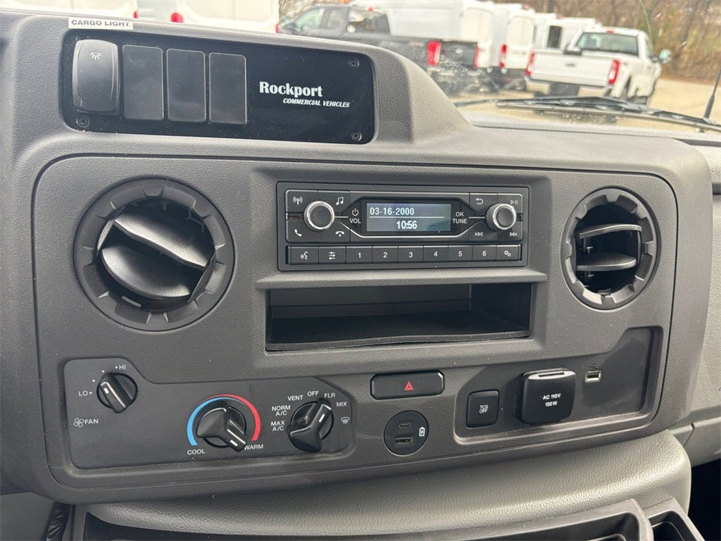 2026 Ford E-350SD Base Cutaway DRW / 7.3L V8 / 12' Workport