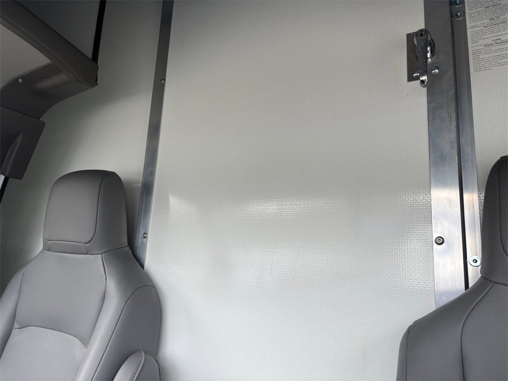 2026 Ford E-350SD Base Cutaway DRW / 7.3L V8 / 12' Workport