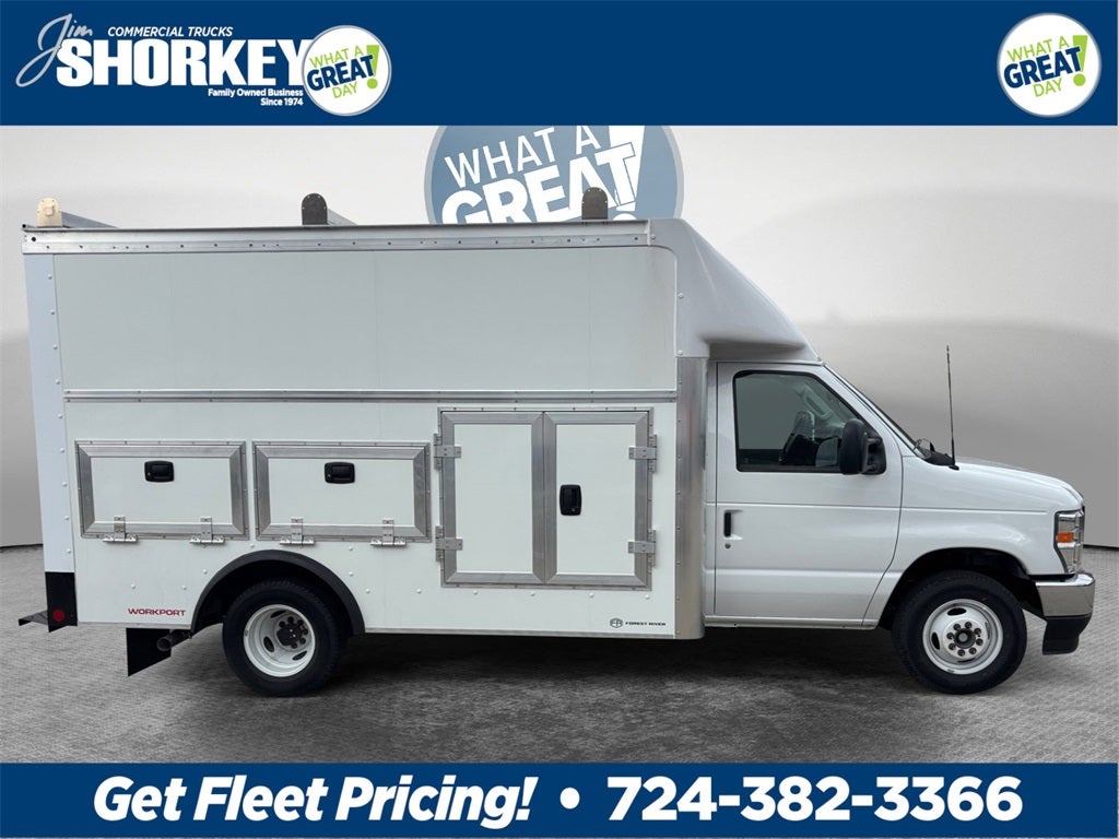 2026 Ford E-350SD Base Cutaway DRW / 7.3L V8 / 12' Workport