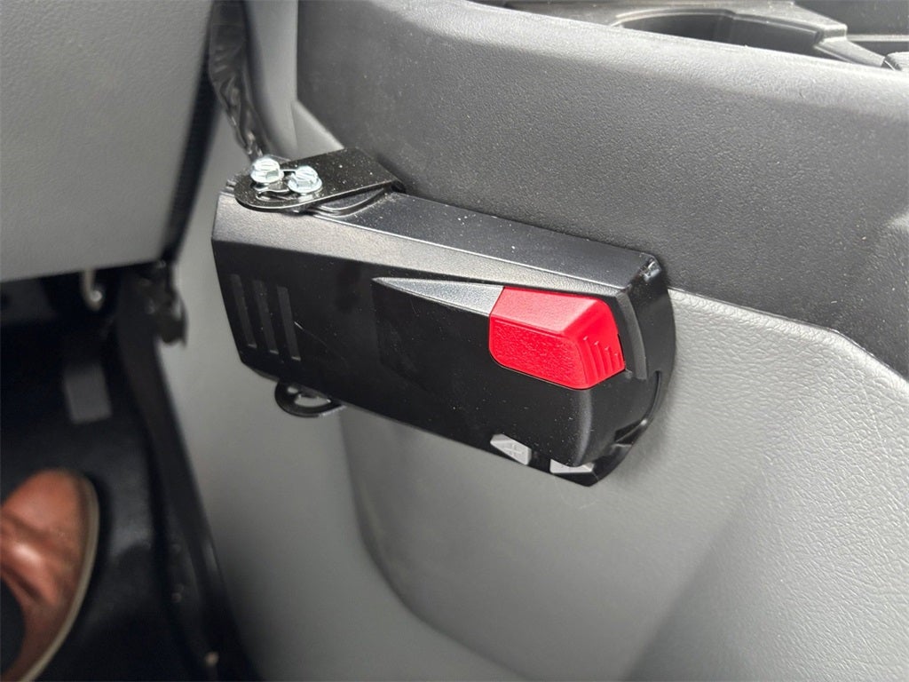 2026 Ford E-350SD Base Cutaway DRW / 7.3L V8 / 12' Workport