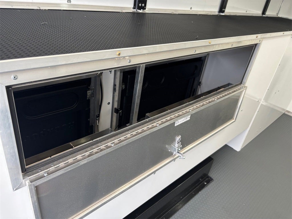 2026 Ford E-350SD Base Cutaway DRW / 7.3L V8 / 12' Workport