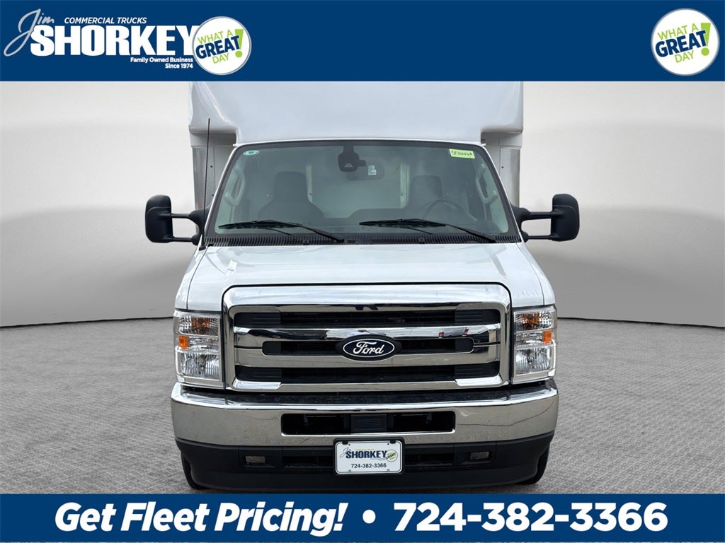 2026 Ford E-350SD Base Cutaway DRW / 7.3L V8 / 12' Workport